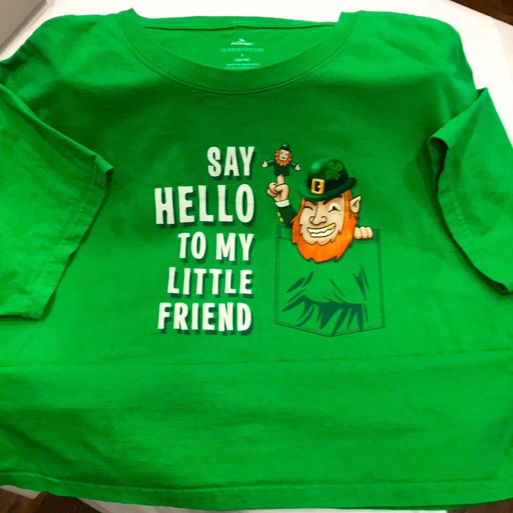 ST. PATRICKS DAY green shirt  size large 42/44. C E L E B R A T E  w your friend